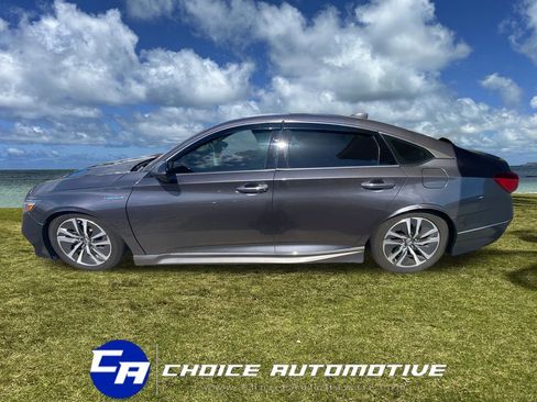Used 2018 Honda Accord Touring image 3