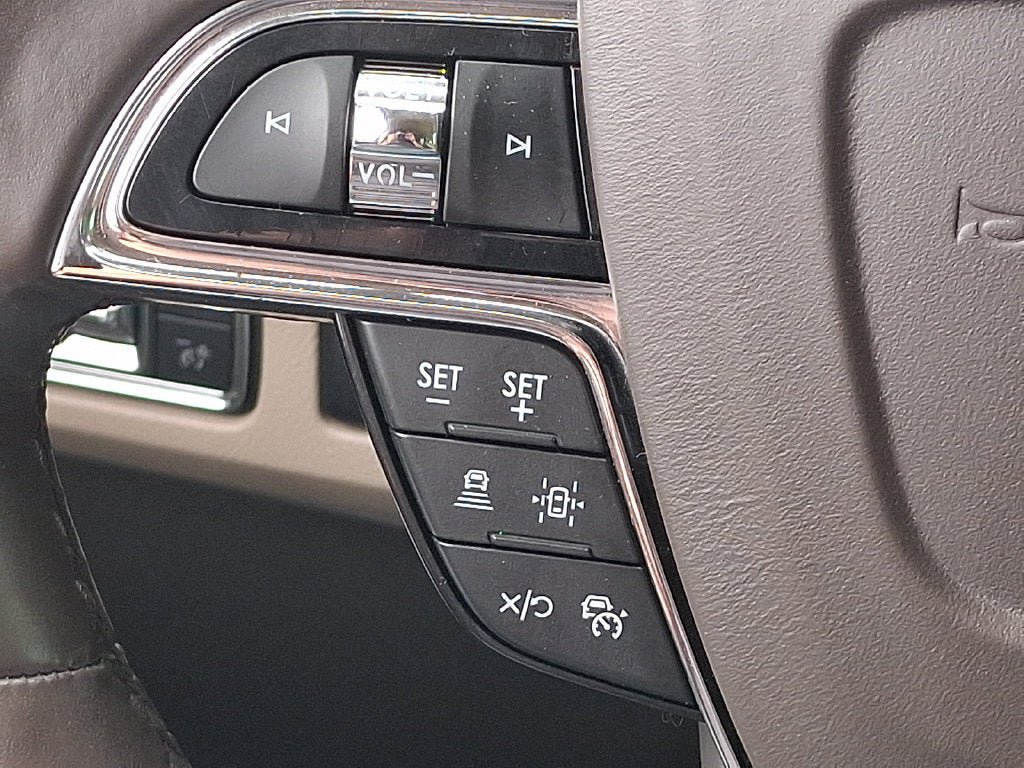 Used 2022 Lincoln Navigator L Reserve AWD/4WD image 21
