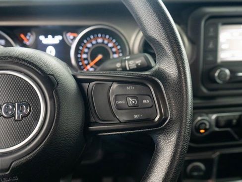 Used 2020 Jeep Gladiator Sport image 21