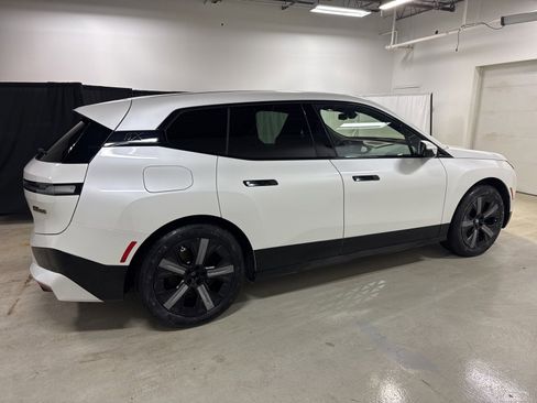 Used 2025 BMW iX M60 image 8