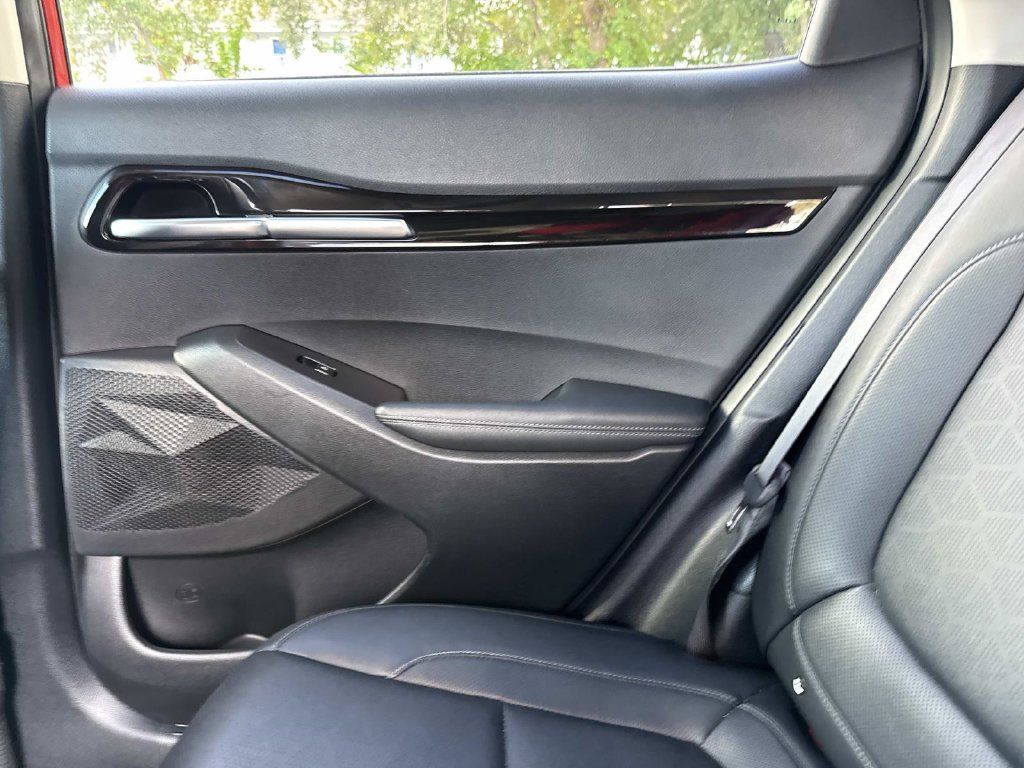 Used 2024 Kia Seltos SX AWD/4WD image 17