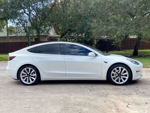 Used 2020 Tesla Model 3 Standard Range Plus image 8