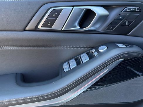 Used 2025 BMW X7 M60i AWD/4WD image 12