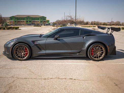 Used 2017 Chevrolet Corvette Z06 image 8