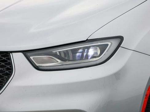 Used 2022 Chrysler Pacifica Pinnacle AWD/4WD image 33