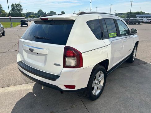 Used 2014 Jeep Compass Latitude FWD image 5