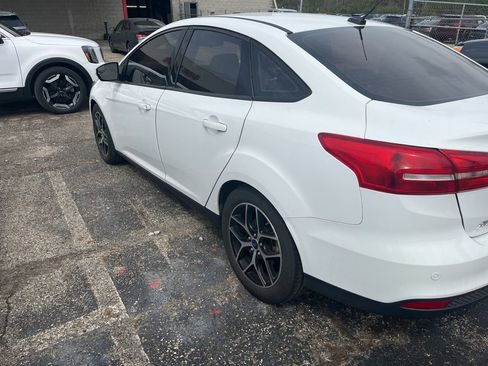 Used 2018 Ford Focus SEL w/ Cold Weather Package FWD image 6