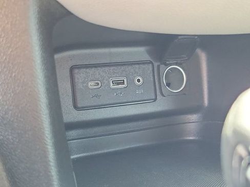 Used 2023 Chevrolet Equinox LS FWD image 24