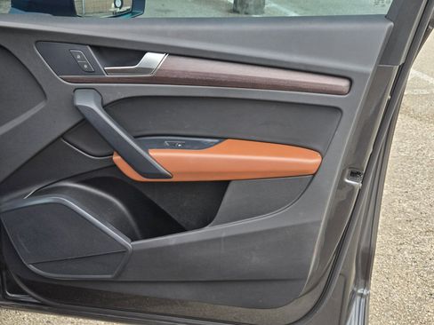 Used 2022 Audi Q5 2.0T Premium w/ Convenience Package image 28