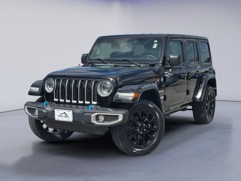 Used 2023 Jeep Wrangler Unlimited Sahara AWD/4WD image 2