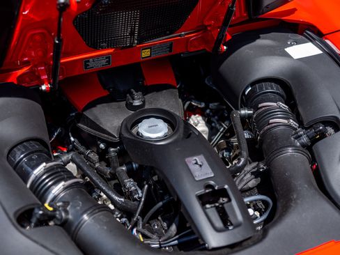 Used 2022 Ferrari F8 Tributo RWD image 20