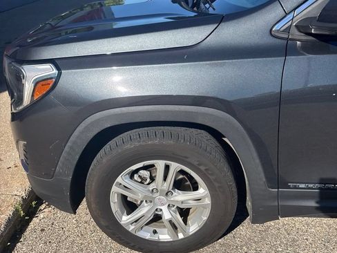 Used 2018 GMC Terrain SLE w/ Driver Convenience Package AWD/4WD image 4