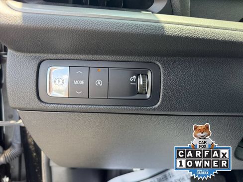 Used 2025 Chevrolet Traverse LT FWD image 34
