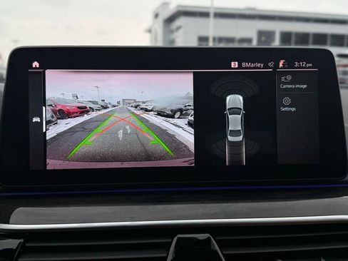 Used 2023 BMW 540i xDrive w/ Premium Package image 38