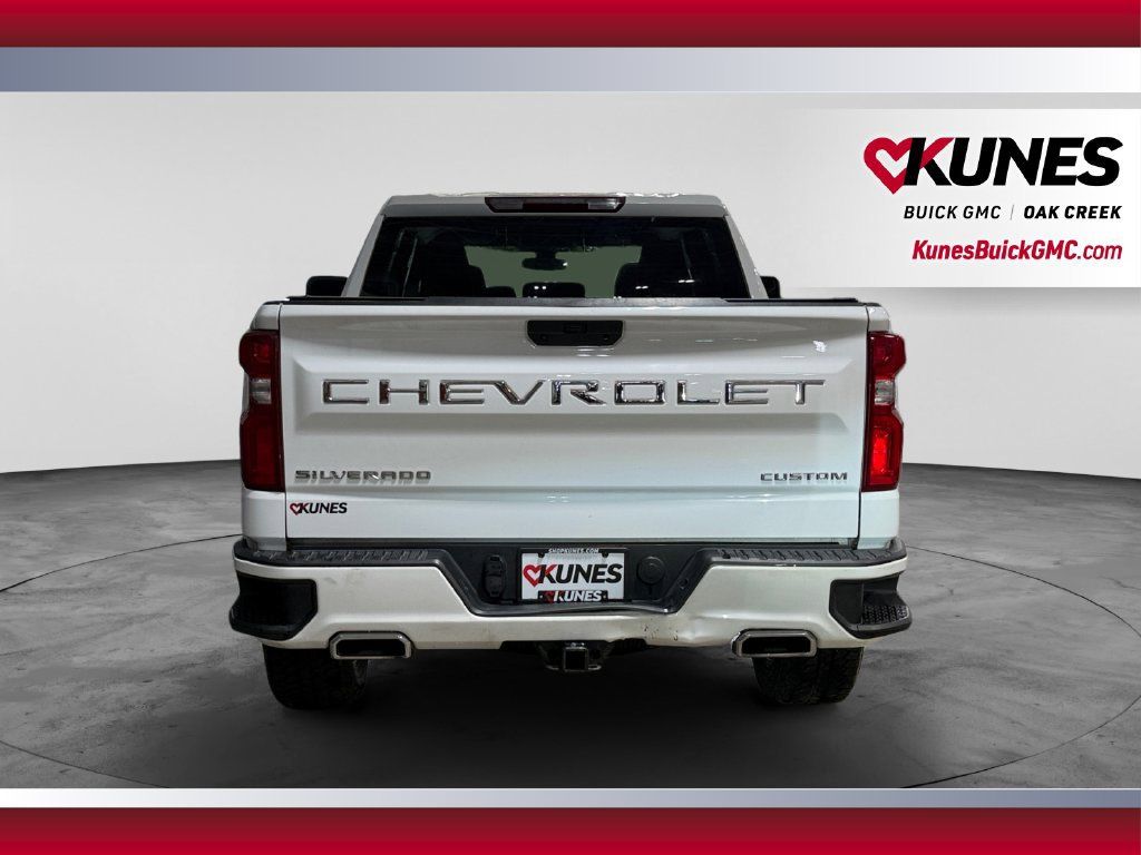 Used 2021 Chevrolet Silverado 1500 Custom w/ Custom Max Trailering Package AWD/4WD image 9