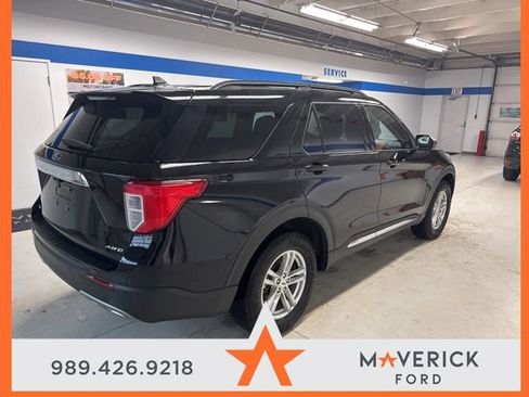 Used 2023 Ford Explorer XLT w/ Equipment Group 202A AWD/4WD image 5