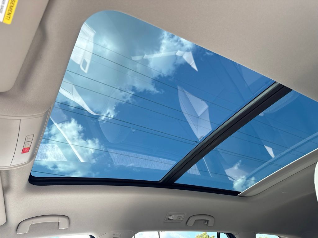 Used 2023 Volkswagen Atlas SE w/ Panoramic Sunroof Package FWD image 24