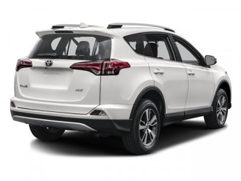 Used 2018 Toyota RAV4 XLE AWD/4WD image 2