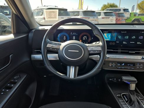 Used 2025 Hyundai Kona SEL FWD image 30