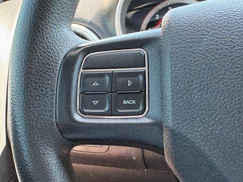 Used 2020 Dodge Journey SE w/ Blacktop Package FWD image 16
