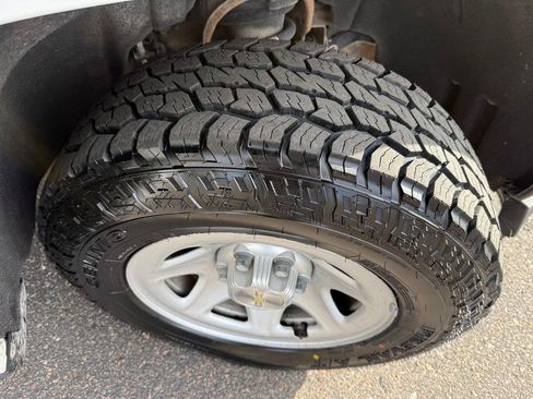 Used 2019 Chevrolet Silverado 1500 W/T AWD/4WD image 9