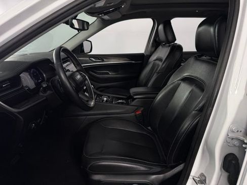 Used 2022 Jeep Grand Cherokee Limited AWD/4WD image 13