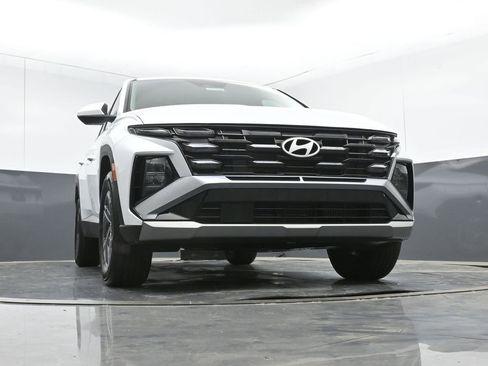 New 2026 Hyundai Tucson Blue SE image 16