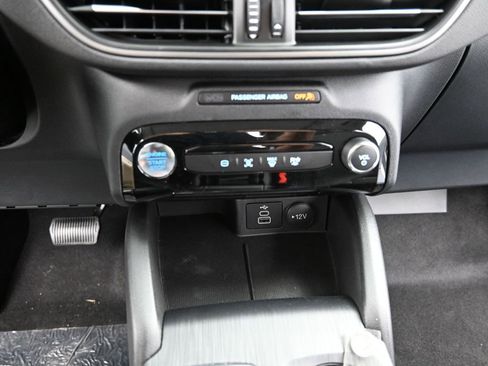 New 2025 Ford Escape SE image 18