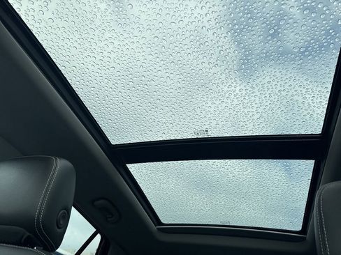 Used 2023 GMC Terrain SLT w/ Elevation Edition image 31