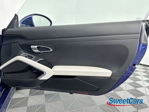 Used 2024 Porsche 718 Cayman image 31