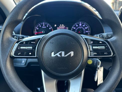 Used 2024 Kia Forte LXS image 27