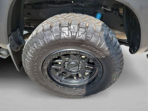 Used 2021 Toyota Tacoma TRD Off-Road w/ Technology Package AWD/4WD image 11