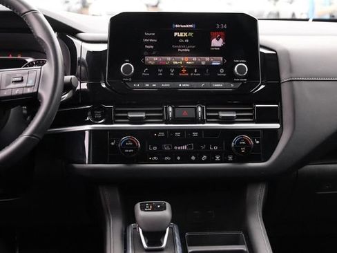 Certified 2025 Nissan Pathfinder SV w/ SV Premium Package FWD image 27