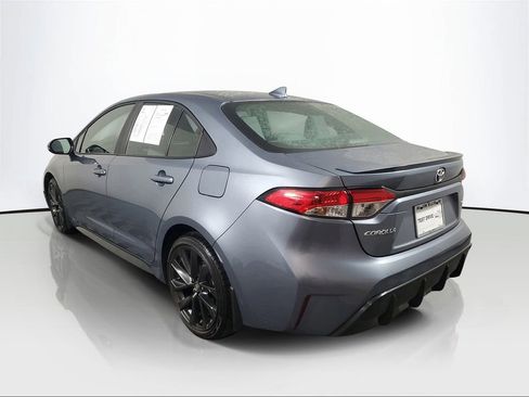 Used 2025 Toyota Corolla SE image 4