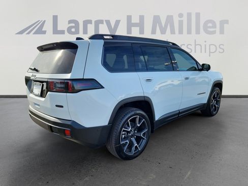 New 2026 Jeep Cherokee Overland image 5