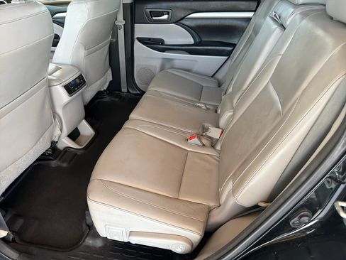 Used 2015 Toyota Highlander XLE AWD/4WD image 11