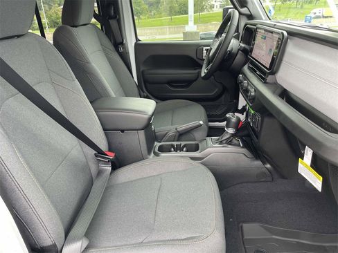 New 2025 Jeep Gladiator Sport image 32