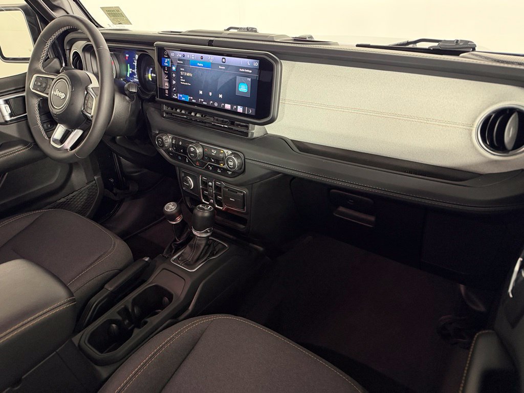 Used 2025 Jeep Wrangler Unlimited Sahara w/ Safety Group AWD/4WD image 14