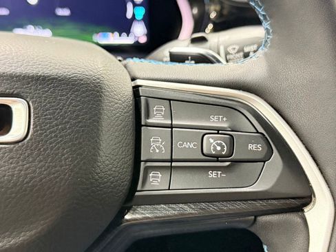 Used 2022 Jeep Grand Cherokee Trailhawk AWD/4WD image 30