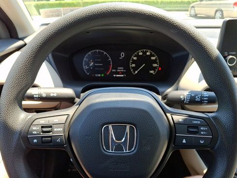 Used 2025 Honda HR-V LX image 18