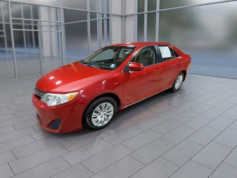 Used 2012 Toyota Camry LE image 4