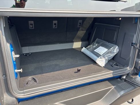 Used 2024 Ford Bronco Badlands image 15