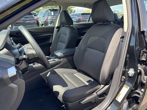 Used 2024 Nissan Altima 2.5 S FWD image 9
