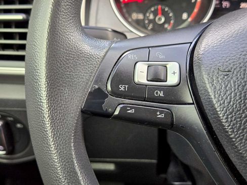 Used 2018 Volkswagen Atlas S FWD image 25