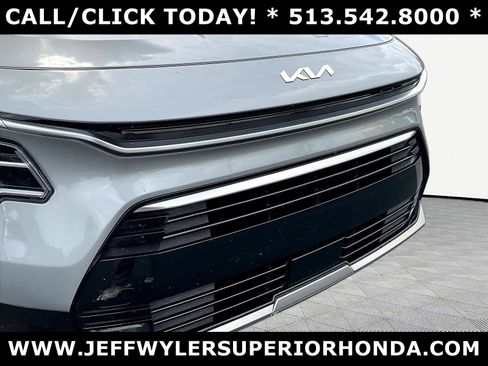 Used 2023 Kia Niro EX Touring FWD image 32