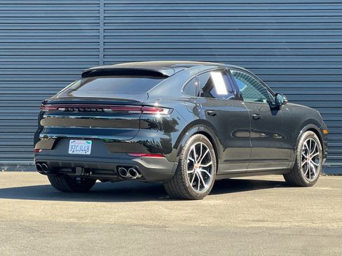 Certified 2026 Porsche Cayenne Coupe AWD/4WD image 9