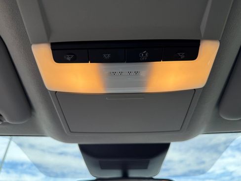 Used 2024 Nissan Sentra SV FWD image 18