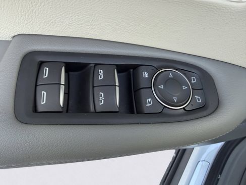 Used 2025 Cadillac XT6 Premium Luxury w/ LPO, Floor Liner Package image 29