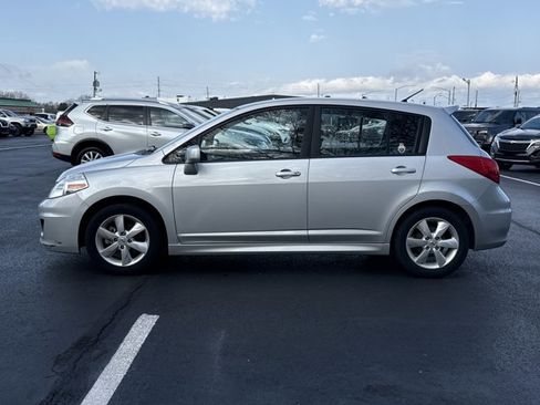 Used 2010 Nissan Versa SL w/ Premium Pkg image 3