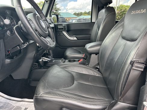 Used 2016 Jeep Wrangler Unlimited Sahara w/ Trailer Tow Group AWD/4WD image 10